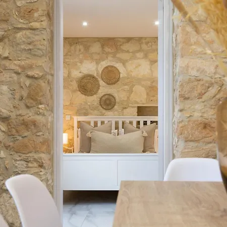 Phaedrus Living: Luxury Stone House Armou Holiday home *